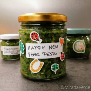 Vogelmieren-Grünkohl-Pesto als Glücksbringer für das neue Jahr