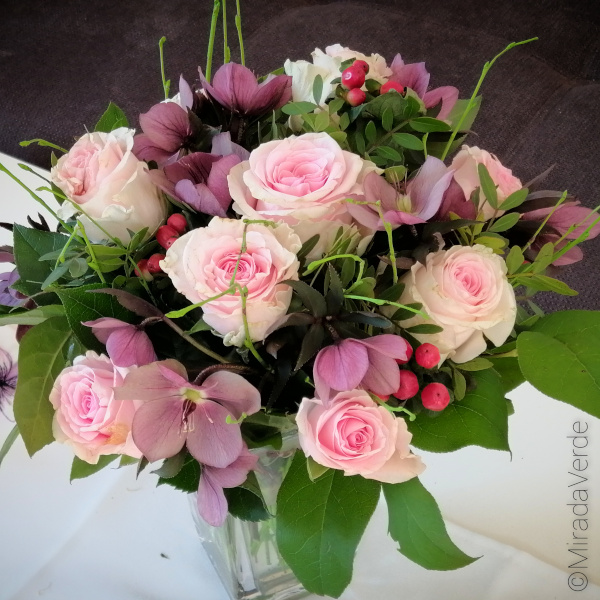 Schneerosen & Rosen Blumenstrauß