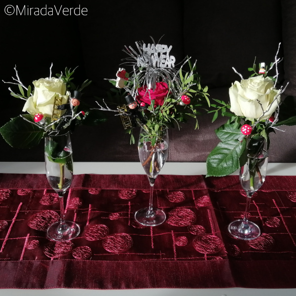 Silvester Tischdeko mit Rosen