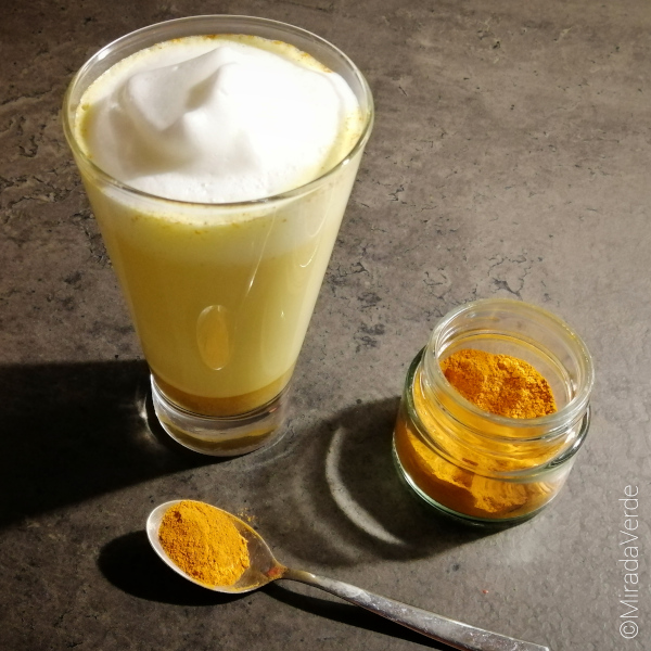 Kurkuma Latte, Goldene Milch