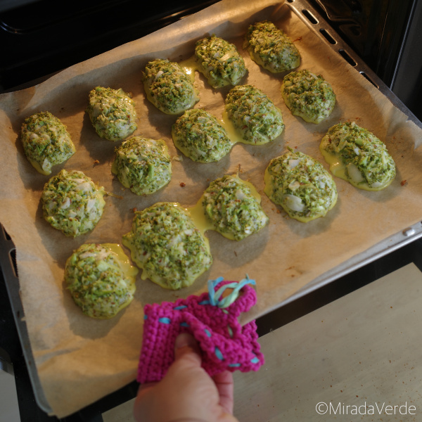 Brokkoli-Käse-Nuggets gebacken