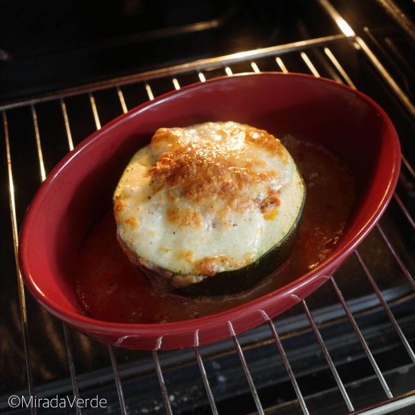 Zucchini mit Thunfisch-Tomatenfülle gebacken