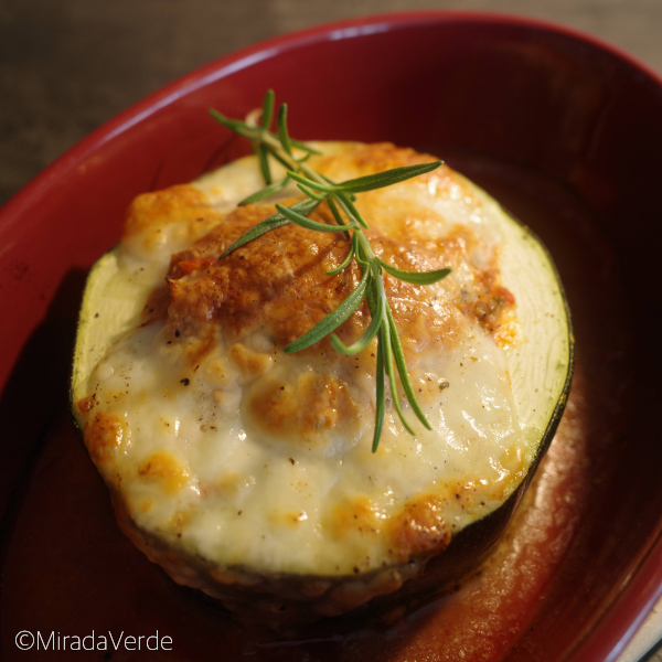 Zucchini mit Thunfisch-Tomatenfülle, Rosmarin