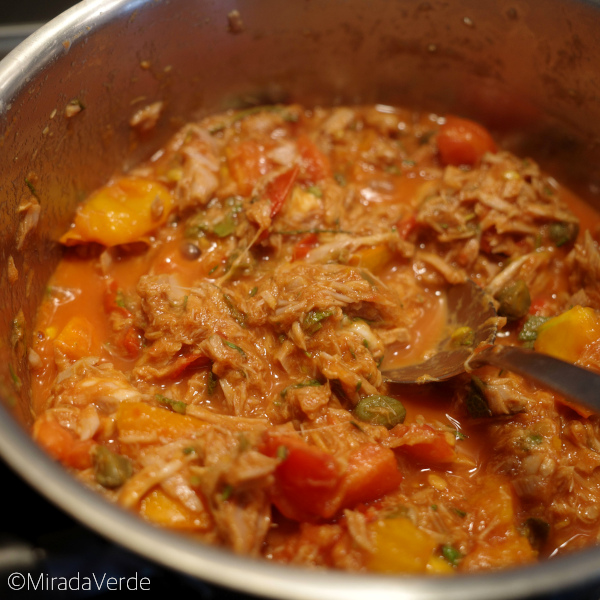 Thunfisch-Tomatensauce für gefüllte Zucchini