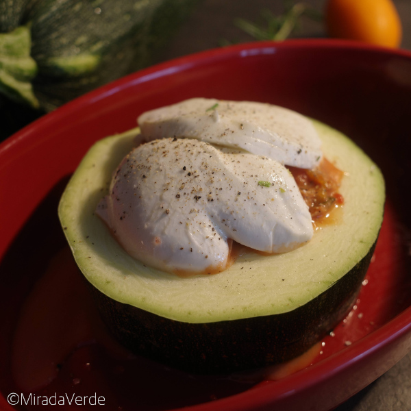 Zucchini mit Thunfisch-Tomatenfülle und Mozzarella