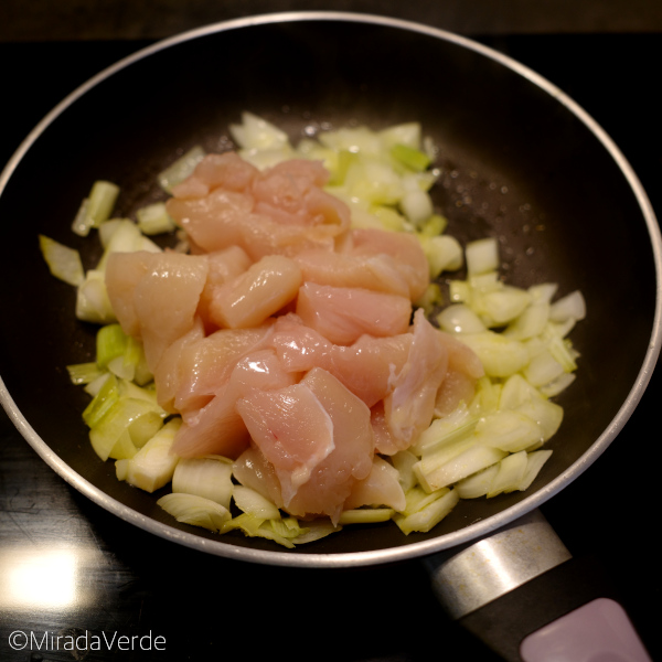 Zwiebel Huhn Pfanne anrösten