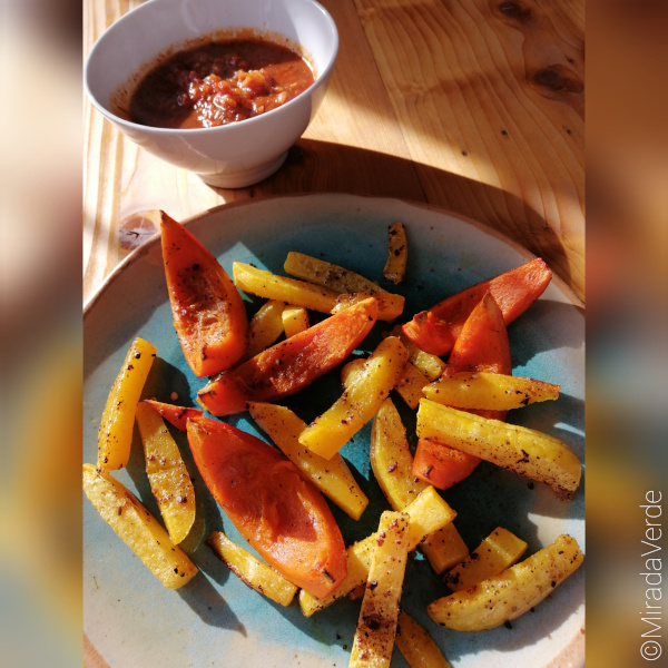 Ofenkürbis mit scharfer Tomatensauce