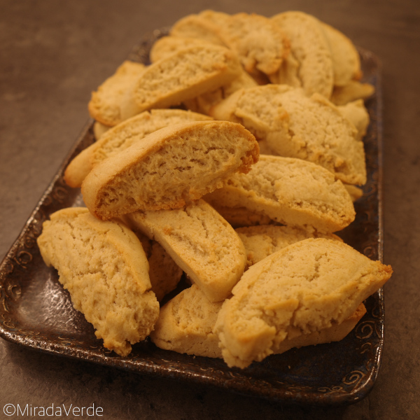 Cardamom Cantuccini