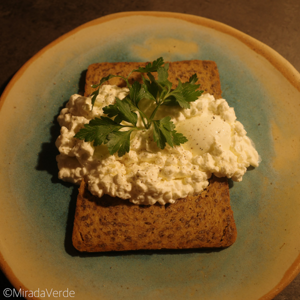 Brot, Eier, Cottage Cheese