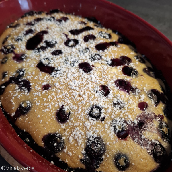 Gebackenes Heidelbeerfrühstück gezuckert