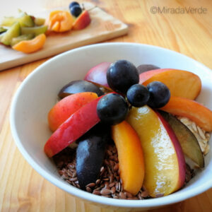 Müsli mit frischem Obst