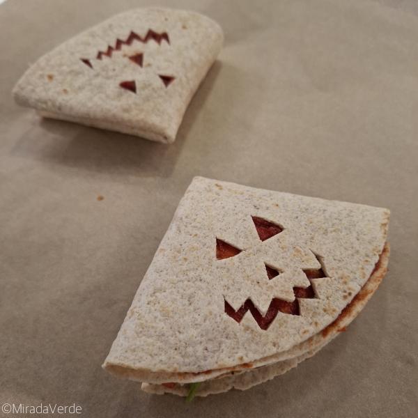 Vegetarische Halloween Quesadilla backen