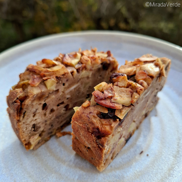 Apfelkuchen Stücke serviert