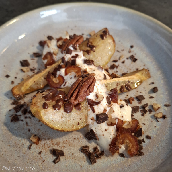 Karamellisierte Kardamom-Birne