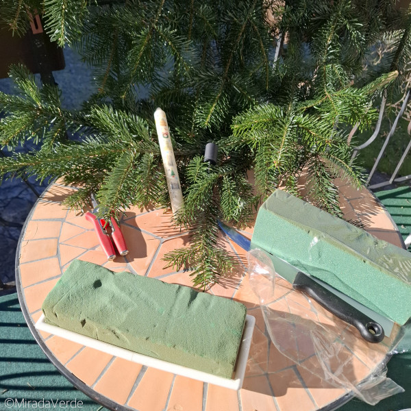 Adventkerzengesteck vorbereiten