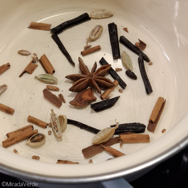 Gewürze Zimt Vanille Sternanis Kardamom