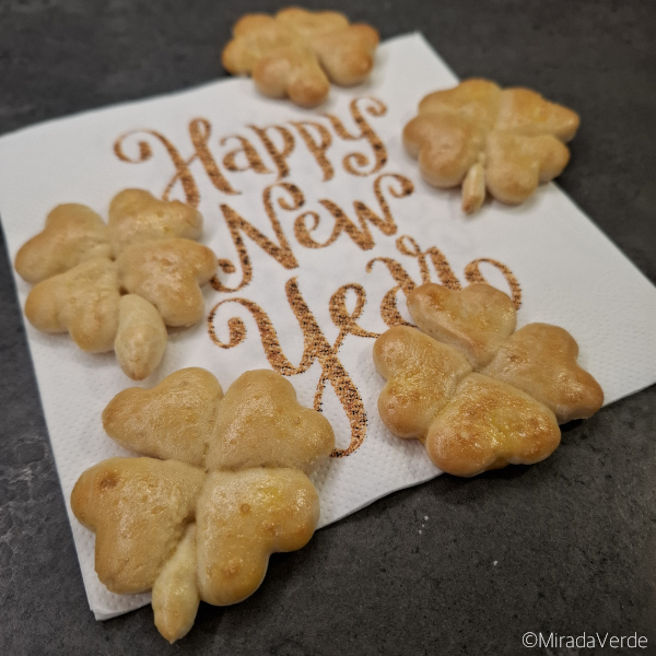 Germteig Glückskleeblätter Silvester