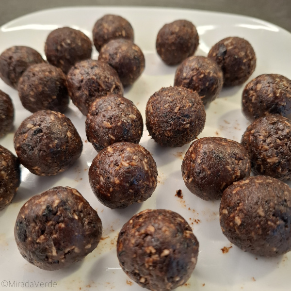 Energyballs Pflaume Nelke