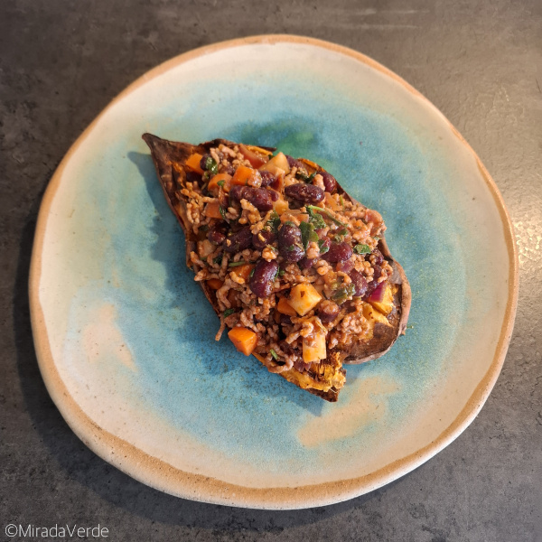 Süßkartoffelboot mit Faschiertem