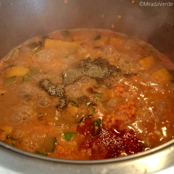 Kürbis Linsen Curry kochen
