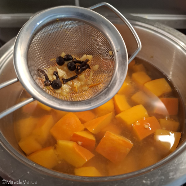 Gewürze aus Kürbis Orangen Sirup