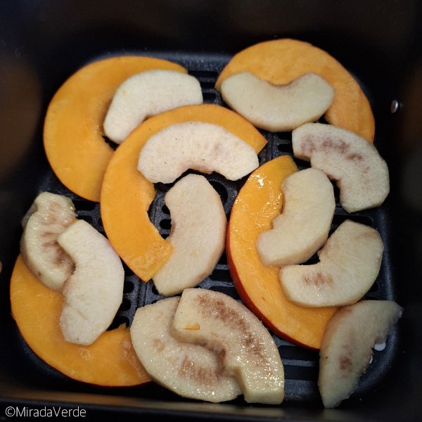 Kürbis- und Quittenspalten im Airfryer